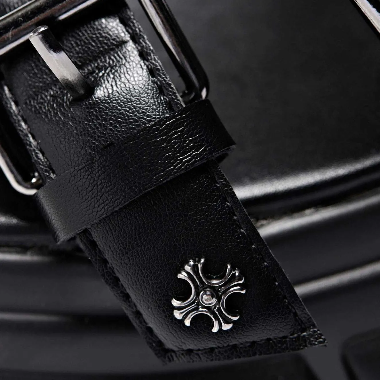 A Raining Vengeance Charm Platform Sandals<KOI footwear Hot