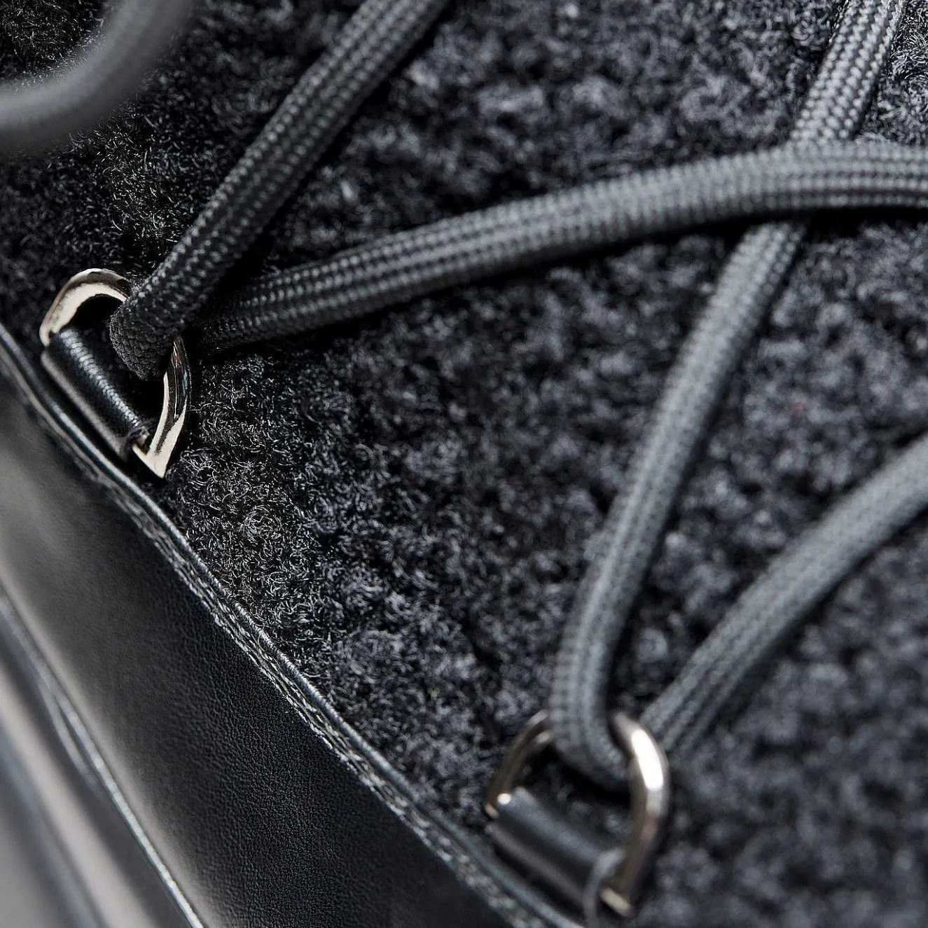 Black Fluffy Vilun Winter Boots |<KOI footwear