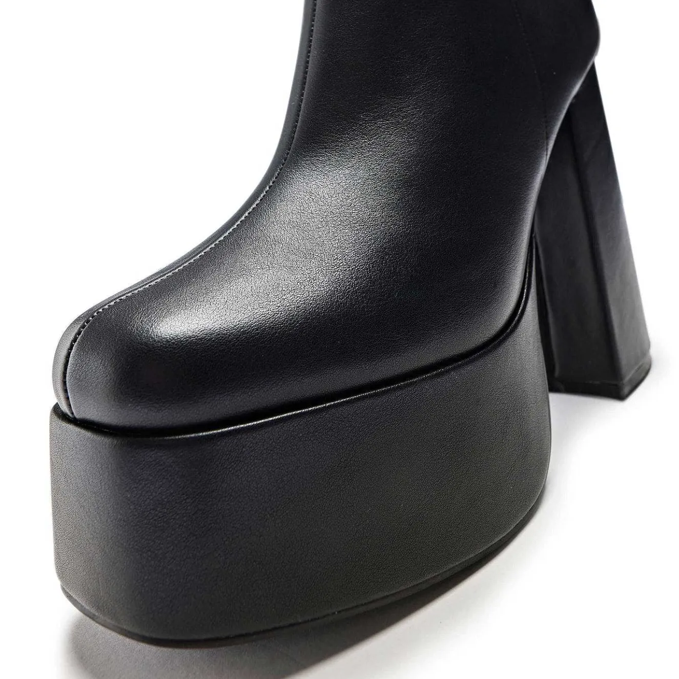 Lexus Black Platform Heeled Boots<KOI footwear New