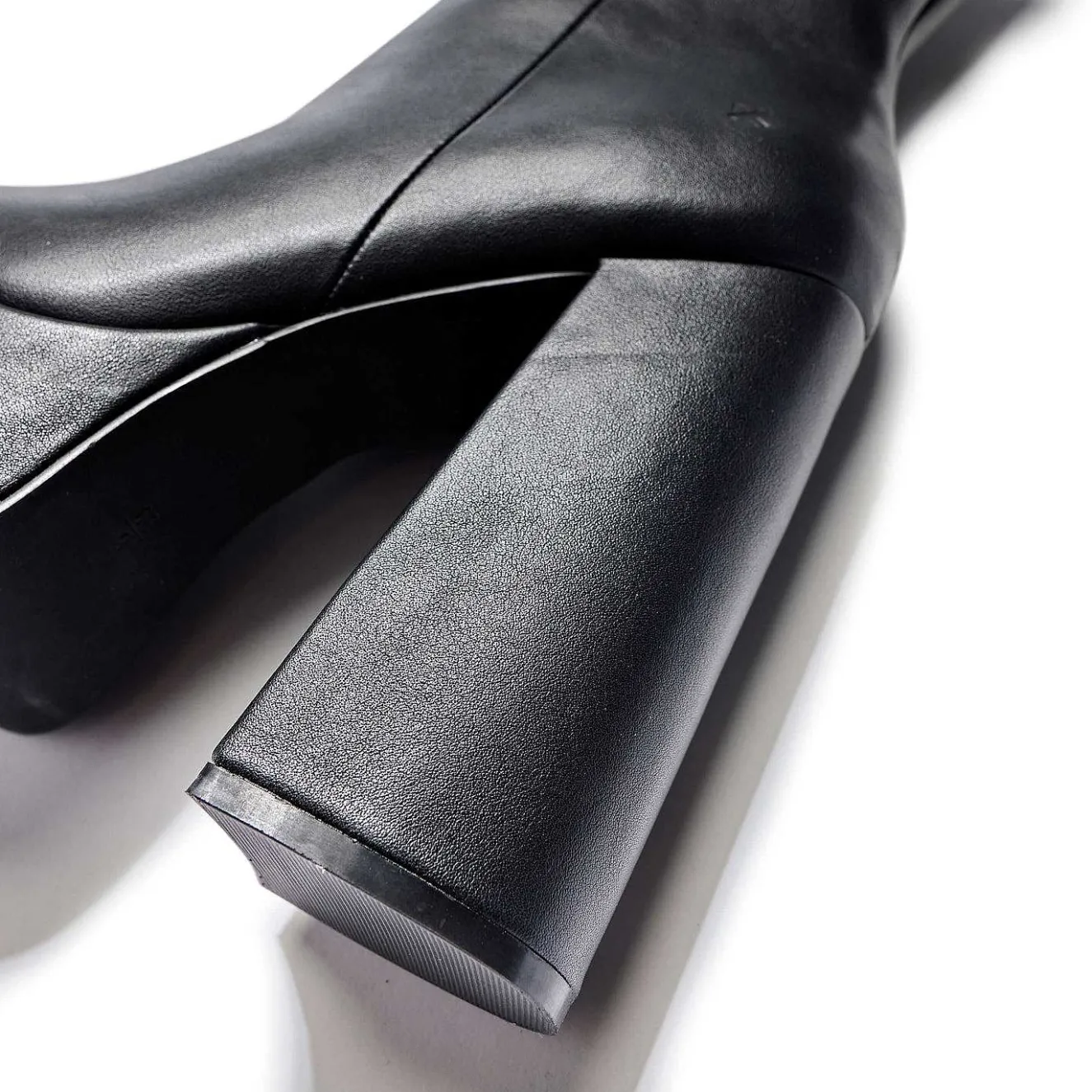 Lexus Black Platform Heeled Boots<KOI footwear New