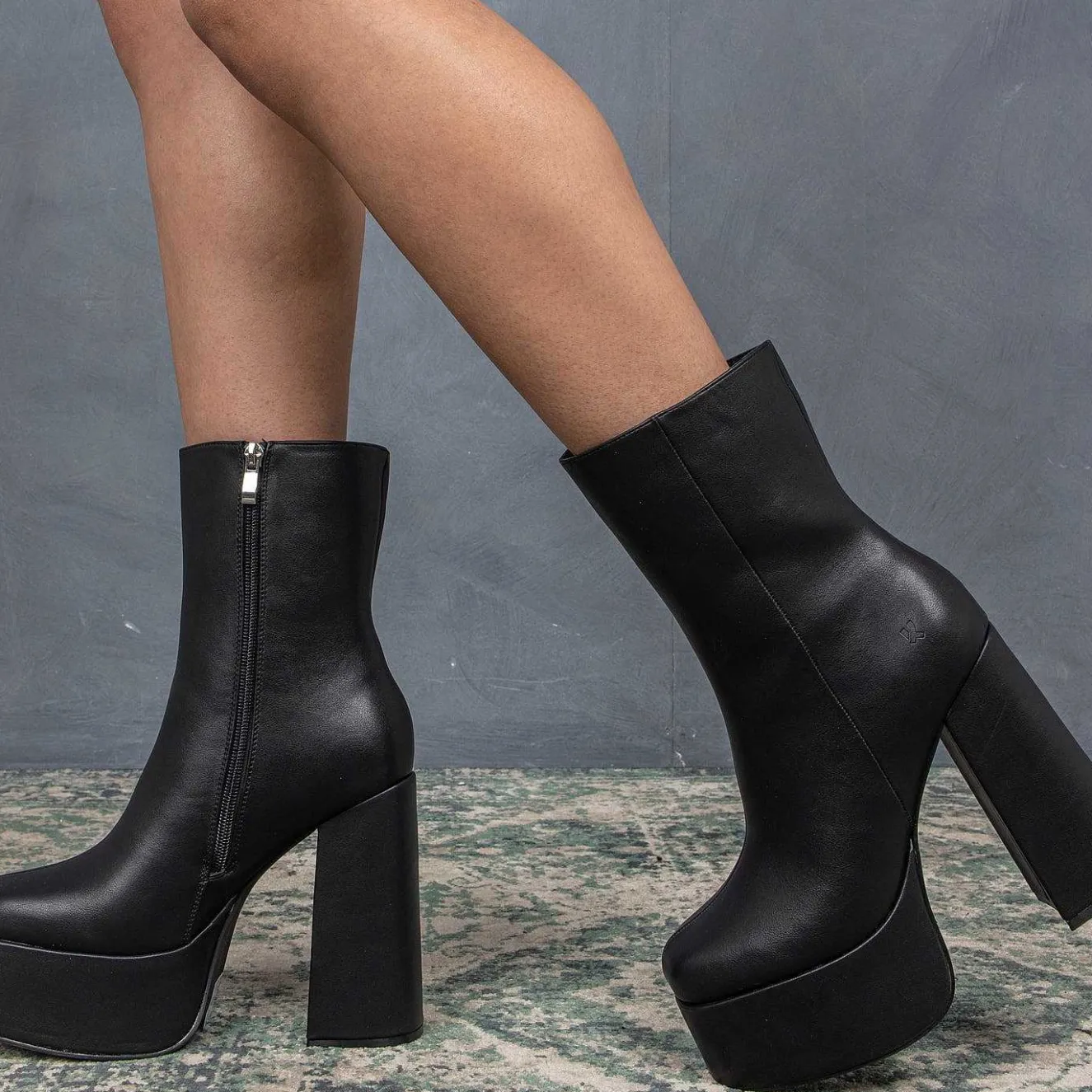Lexus Black Platform Heeled Boots<KOI footwear New
