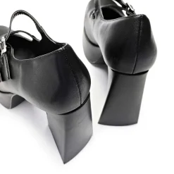 Zeba Black Platform Heels<KOI footwear New